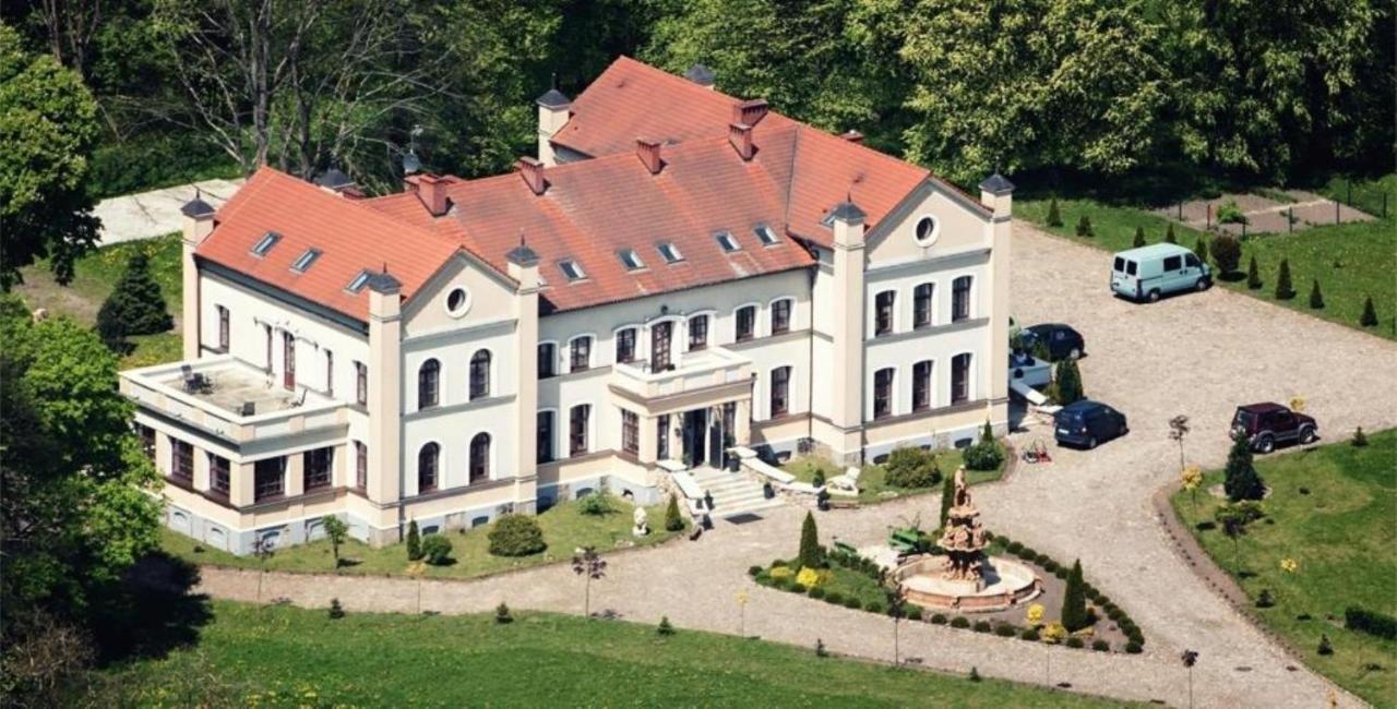 Palac Slonowice Bed and Breakfast Brzeżno Exterior foto