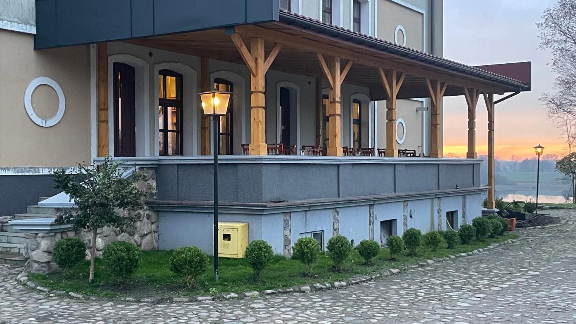 Palac Slonowice Bed and Breakfast Brzeżno Exterior foto